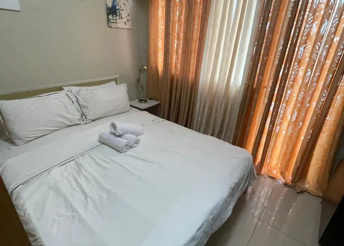 1bedroom Pool View 1441 Shell With Balcony Apartment Manila